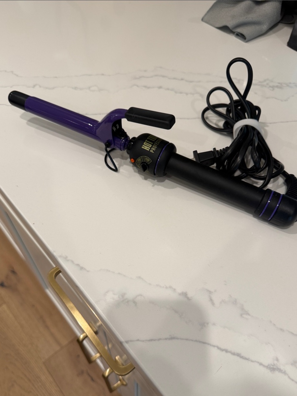 HOT TOOLS Professional 3/4” Curling Iron in Purple and Black